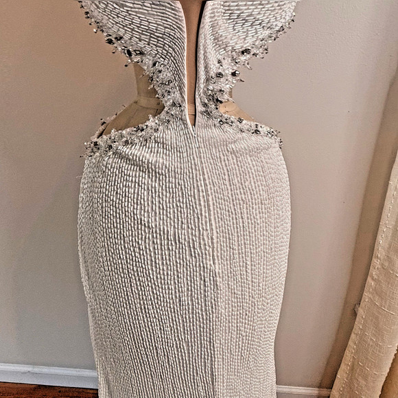 Ashley Lauren White Beaded Cutout Gown Size 4 Plunge Halter Slit Prom Pa - Picture 6 of 10